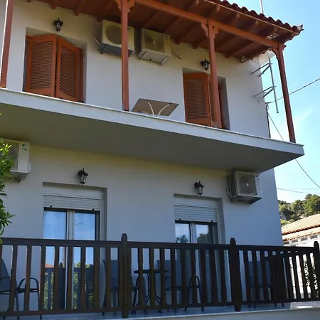 アパート Niki 's House