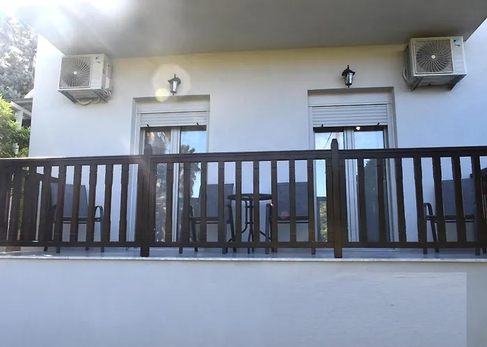 Niki 's House メガリ・アモス