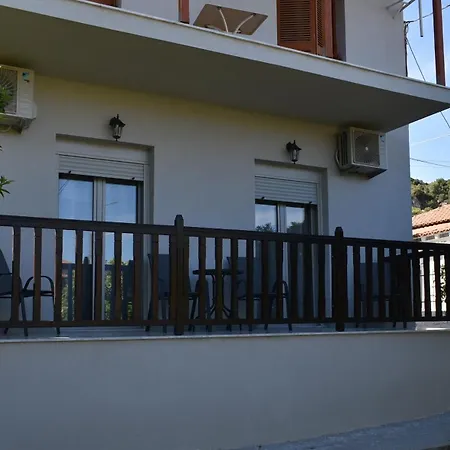 Niki 's House Apartment